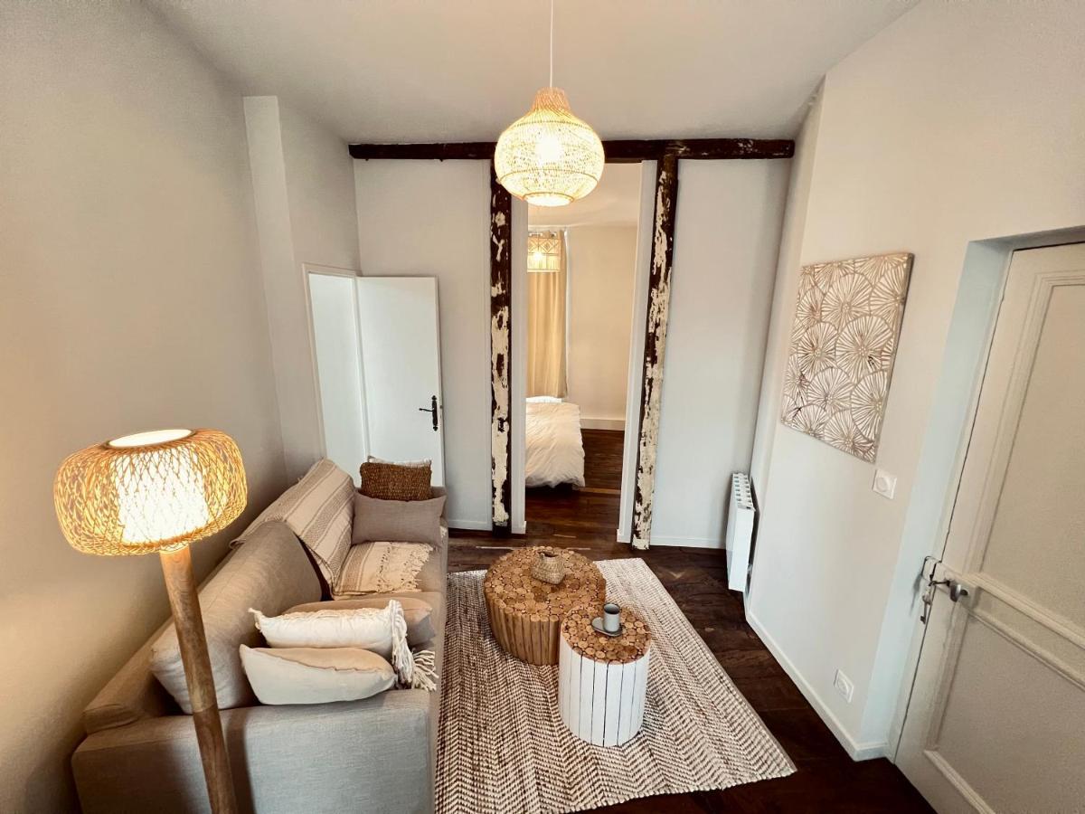 Les Suites De La Tour D'Embas Vitré Exterior foto