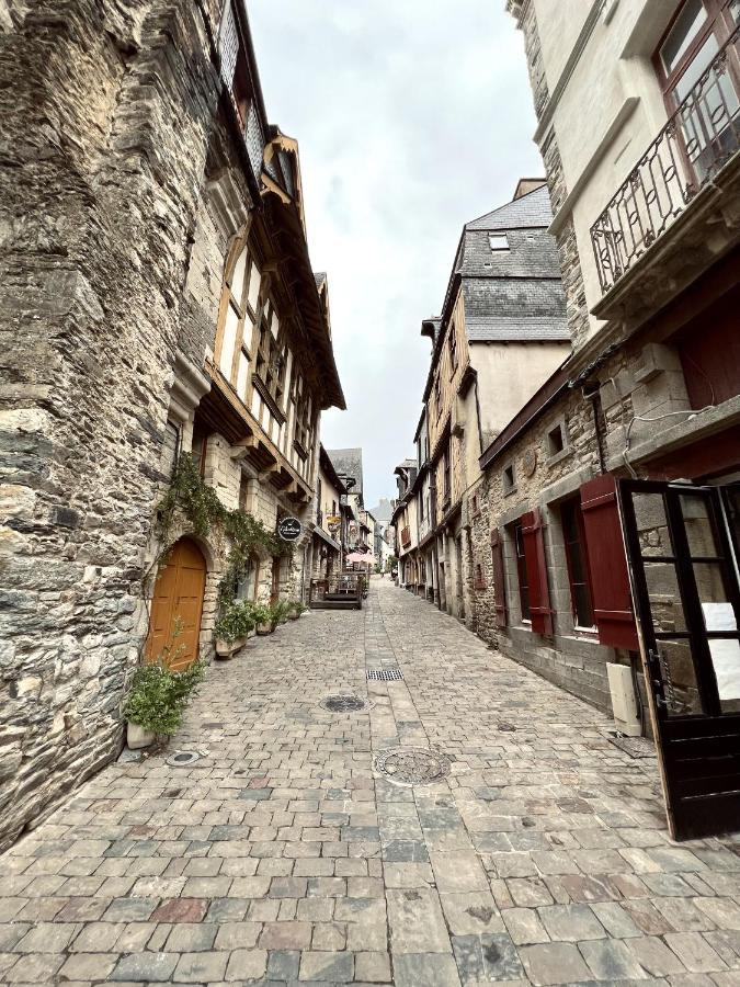 Les Suites De La Tour D'Embas Vitré Exterior foto
