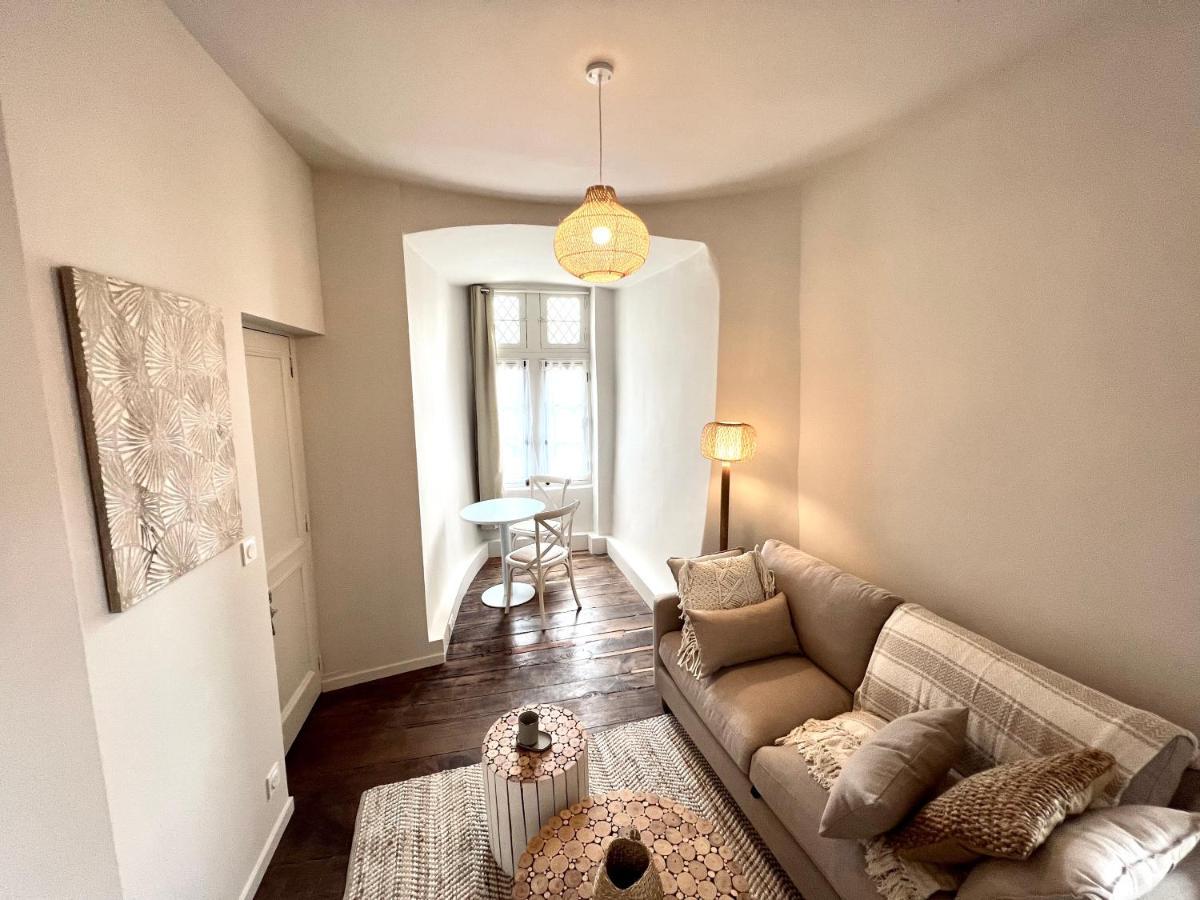 Les Suites De La Tour D'Embas Vitré Exterior foto